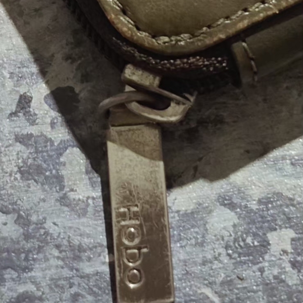 HOBO Olive Leather Accessory - Picture 5 of 8